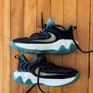 Nike Kids' Grade School Immortality 4
Basketball Shoes size 1.5